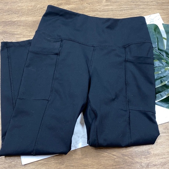 Apana size small black yoga athletic crop leggings - Picture 2 of 6